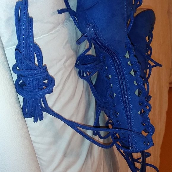 Shoes - Picture 3 of 6